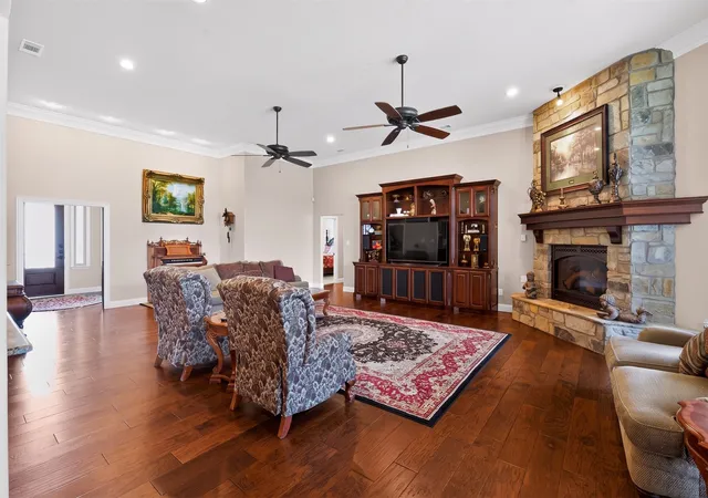 Photo 4 of Single family home for sale at 128 Whispering Winds Dr, Gunter, TX 75058 | MLS# 21239638 | Listing updated on 2026-08-13