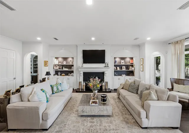 Photo 4 of Single family home for sale at 6609 Sahalee Dr, Fort Worth, TX 76132 | MLS# 21259075 | Listing updated on 2026-08-28