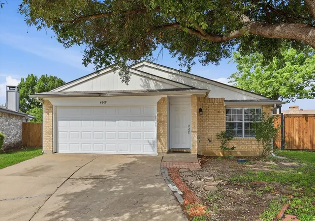 Photo 4 of Single family home for sale at 4208 Ocho Rios Dr, Fort Worth, TX 76137 | MLS# 21257026 | Listing updated on 2026-08-26