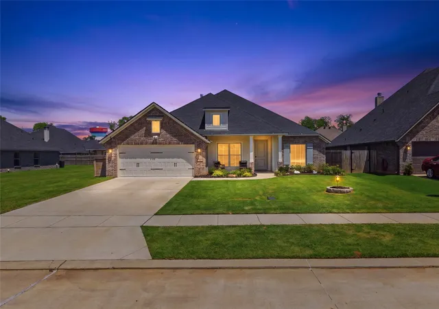 Homes for sale in Bossier City, LA | 107 D'arbonne St, Bossier City, LA 71112 | MLS# 21258657