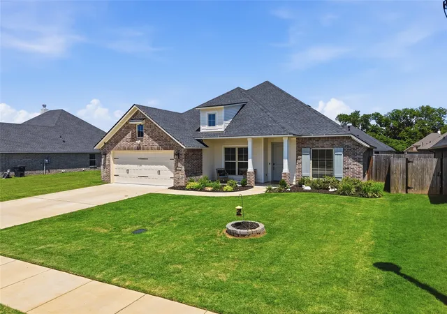 Homes for sale in Bossier City, LA | 107 D'Arbonne St, Bossier City, LA 71112 | MLS# 21258657
