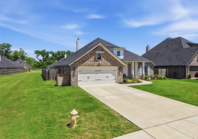 Homes for sale in Bossier City, LA | 107 D'Arbonne St, Bossier City, LA 71112 | MLS# 21258657
