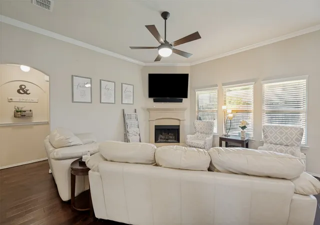 Photo 4 of Single family home for sale at 11505 Parade Dr, Frisco, TX 75036 | MLS# 21257752 | Listing updated on 2026-07-20