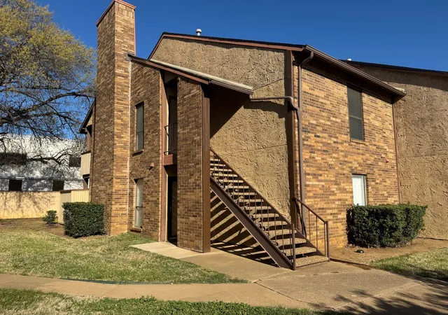 2nd image of 1200 Calico Ln #820, Arlington, TX 76011 | MLS# 21259821