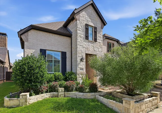 Photo 1 of Sale Pending at 2425 Hunters Blvd, Lewisville, TX 75056 | MLS# 21258977 | Listing updated on 2026-08-09