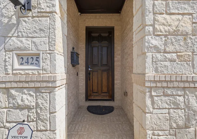 Photo 3 of Sale Pending at 2425 Hunters Blvd, Lewisville, TX 75056 | MLS# 21258977 | Listing updated on 2026-08-09