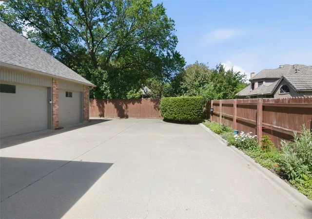 Homes for sale in Colleyville, TX | 2702 Cottonwood Ln, Colleyville, TX 76034 | MLS# 21259867
