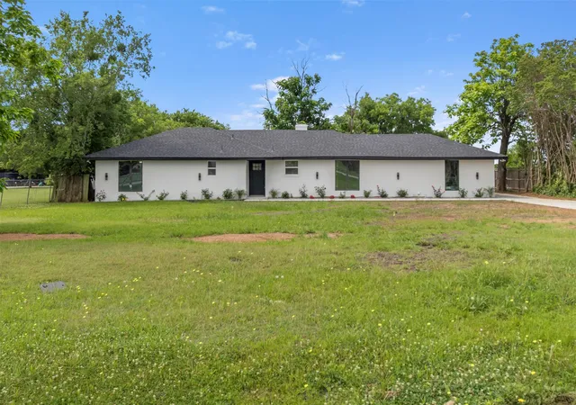 Photo 1 of Single family home for sale at 600 Pierce Rd, Red Oak, TX 75154 | MLS# 21259949 | Listing updated on 2026-08-29
