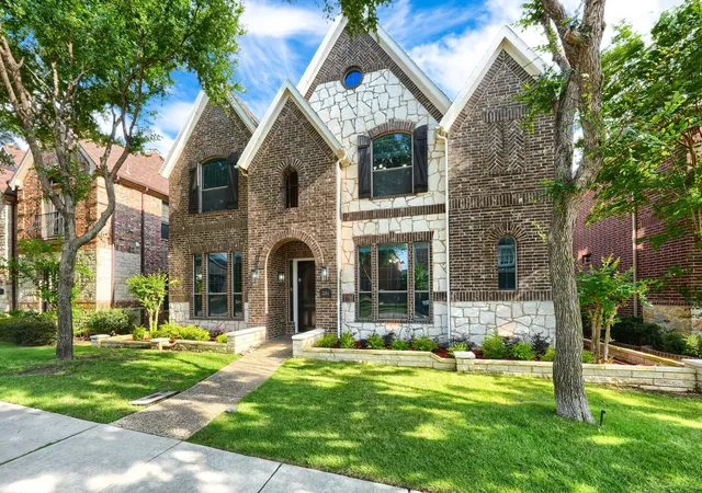 Homes for sale in Irving, TX | 2246 Longview Rd, Irving, TX 75063 | MLS# 21253184