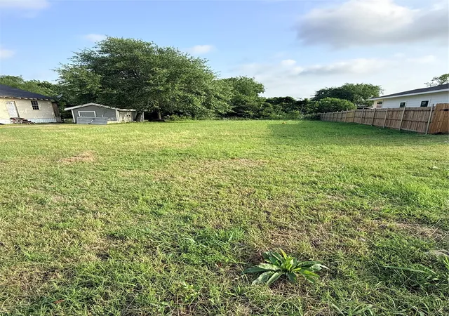 Homes for sale in Greenville, TX | 3936 Lee St, Greenville, TX 75401 | MLS# 21260014