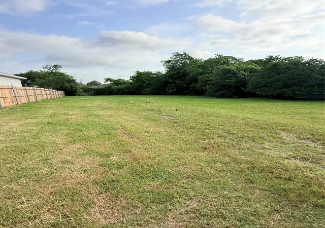 Photo 2 of Land for sale at 3932 Lee St, Greenville, TX 75401 | MLS# 21260025 | Listing updated on 2026-08-28
