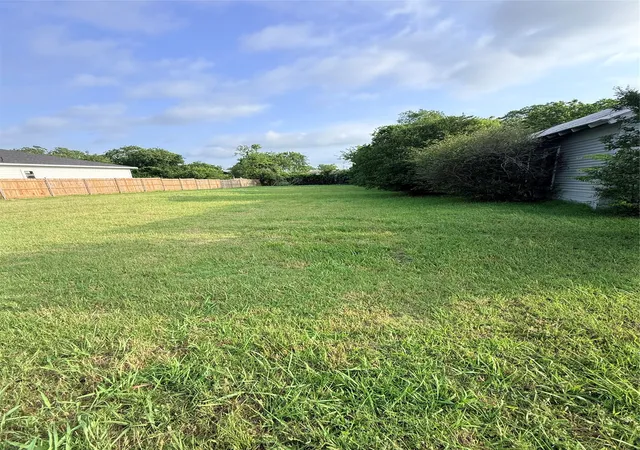 Photo 4 of Land for sale at 3932 Lee St, Greenville, TX 75401 | MLS# 21260025 | Listing updated on 2026-08-28