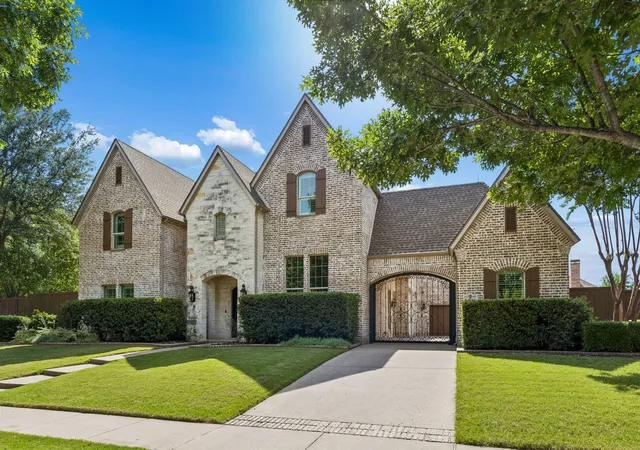 Photo 1 of Sale Pending at 11194 Parliament Ln, Frisco, TX 75035 | MLS# 21247306 | Listing updated on 2026-09-07
