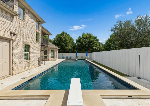 Photo 2 of Sale Pending at 11194 Parliament Ln, Frisco, TX 75035 | MLS# 21247306 | Listing updated on 2026-09-07