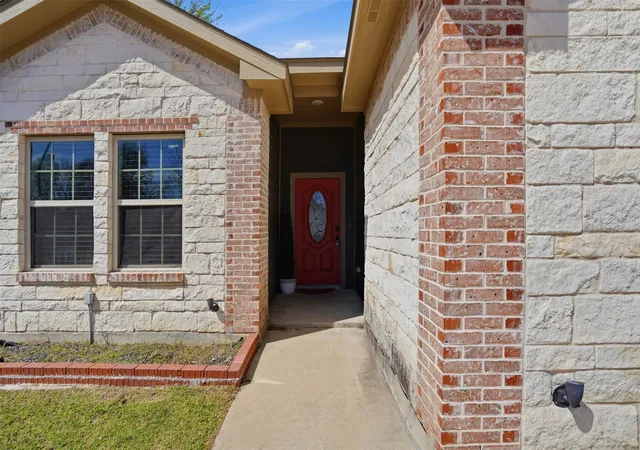 Homes for sale in Dallas, TX | 3021 Springview Ave, Dallas, TX 75216 | MLS# 21249977