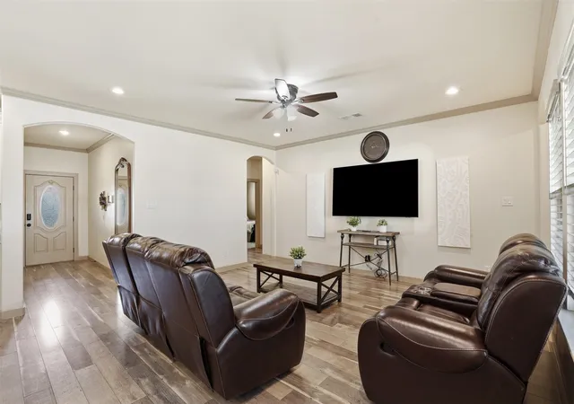Homes for sale in Dallas, TX | 3021 Springview Ave, Dallas, TX 75216 | MLS# 21249977