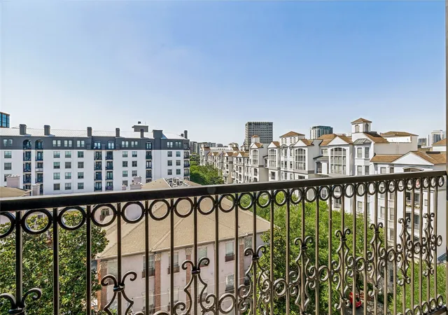 Homes for sale in Dallas, TX | 2848 Woodside St #7D, Dallas, TX 75204 | MLS# 21259987