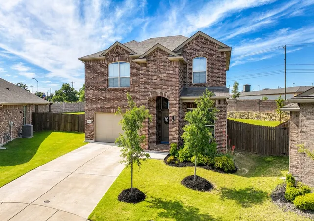 Photo 2 of Single family home for sale at 1124 Eastland Ln, Weatherford, TX 76087 | MLS# 21259913 | Listing updated on 2026-07-07