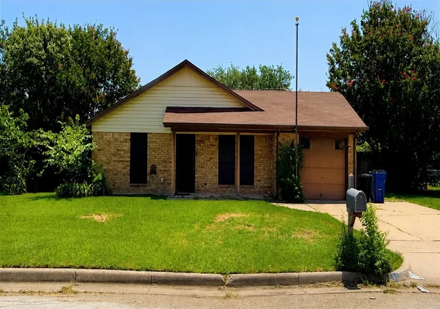 1st image of 501 Post Oak Ln, Burleson, TX 76028 | MLS# 21260147