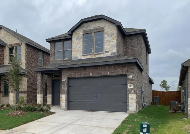 Photo 1 of Sale Pending at 122 Pheasant Run, Terrell, TX 75160 | MLS# 21260169 | Listing updated on 2026-09-28
