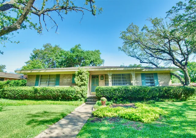 Homes for sale in Waco, TX | 4901 Pine Ave, Waco, TX 76710 | MLS# 21258449