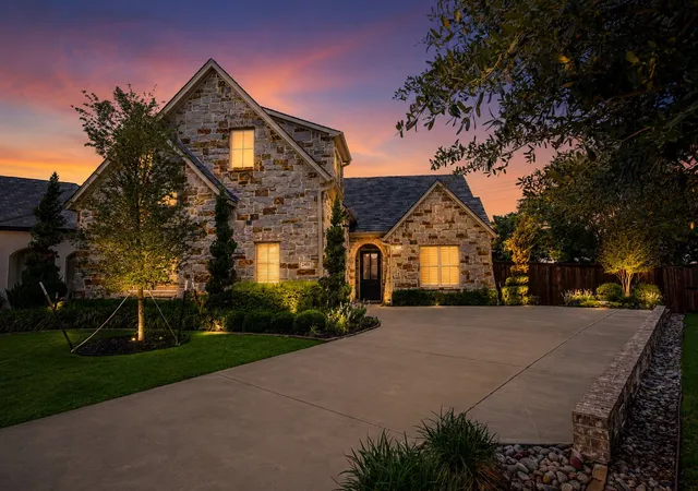 Photo 1 of Single family home for sale at 2401 Prestwick Dr, Midlothian, TX 76065 | MLS# 21260049 | Listing updated on 2026-08-28