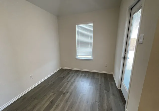 Photo 3 of Sale Pending at 1208 Breezy Oak Dr, Nevada, TX 75173 | MLS# 21260247 | Listing updated on 2026-08-31