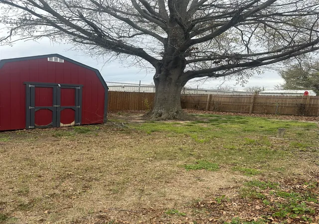 Homes for sale in Cleburne, TX | 1711 Redwood Dr, Cleburne, TX 76033 | MLS# 21259542
