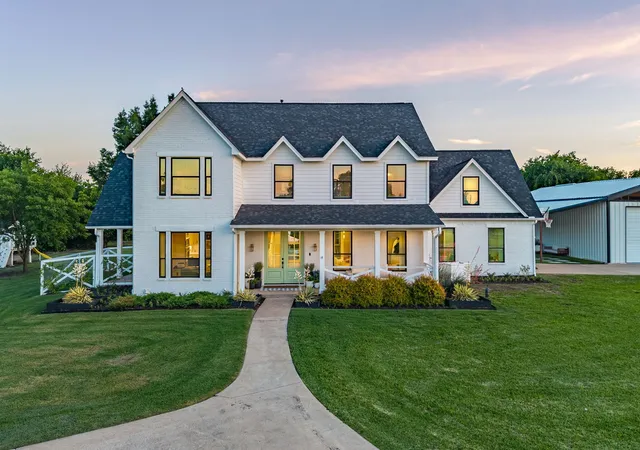 Photo 2 of Mansion for sale at 533 Camp Creek Rd, Rockwall, TX 75087 | MLS# 21257925 | Listing updated on 2026-08-29