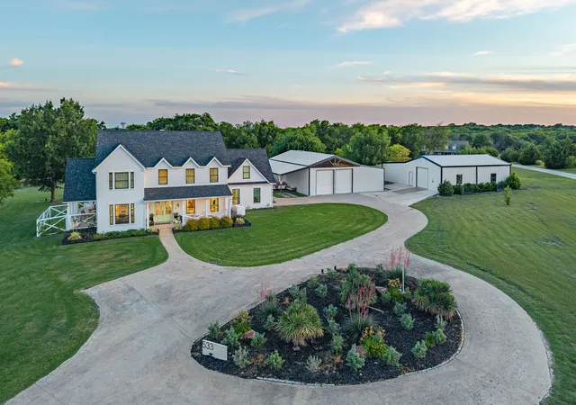 Photo 3 of Mansion for sale at 533 Camp Creek Rd, Rockwall, TX 75087 | MLS# 21257925 | Listing updated on 2026-08-29