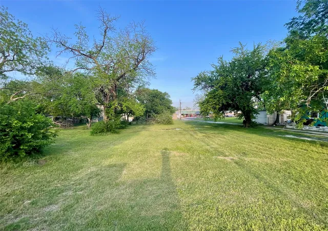 Homes for sale in Gainesville, TX | 314 N Morris St, Gainesville, TX 76240 | MLS# 21257631