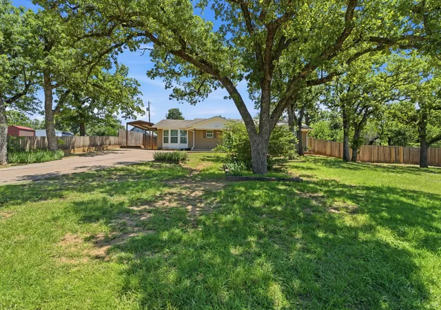 Homes for sale in Jacksboro, TX | 117 Bryan St, Jacksboro, TX 76458 | MLS# 21259183