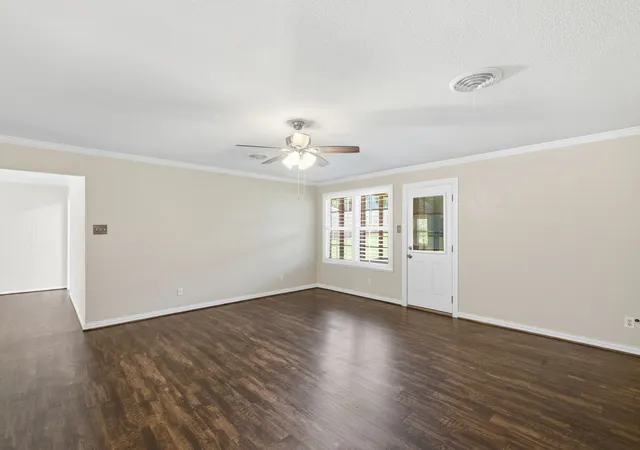 Photo 3 of Single family home for sale at 117 Bryan St, Jacksboro, TX 76458 | MLS# 21259183 | Listing updated on 2026-08-24