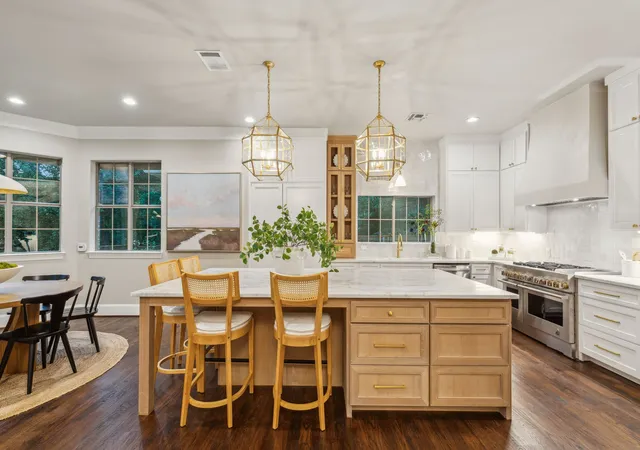 Photo 3 of Mansion for sale at 549 Round Hollow Ln, Southlake, TX 76092 | MLS# 21227791 | Listing updated on 2026-07-17