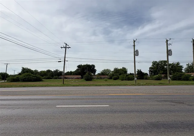 Photo 1 of Land for sale at 910 W Commerce St, Brownwood, TX 76801 | MLS# 21259827 | Listing updated on 2026-08-24