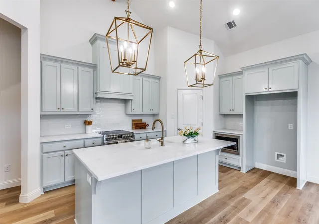4th image of 912 Triple Crown Ct, Willow Park, TX 76087 | MLS# 21248122