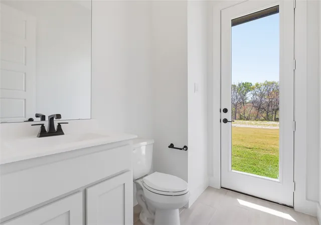 Photo 3 of Single family home for sale at 451 Rocky Dr, Waxahachie, TX | MLS# 21259388 | Listing updated on 2026-10-03