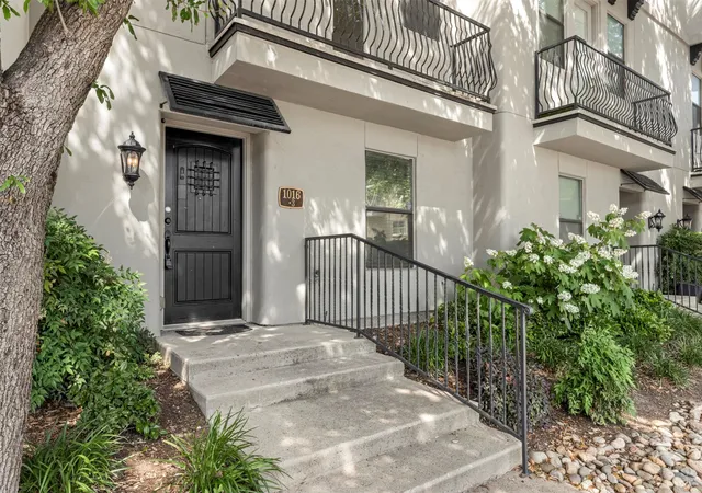 Photo 4 of Sale Pending at 1016 Liberty St #3, Dallas, TX 75204 | MLS# 21253910 | Listing updated on 2026-07-27