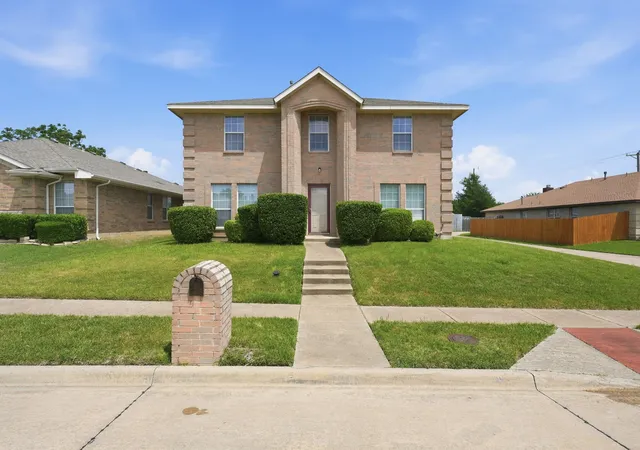 Photo 1 of Single family home for sale at 1308 Arbordale Ct, Lancaster, TX 75134 | MLS# 21260596 | Listing updated on 2026-08-19