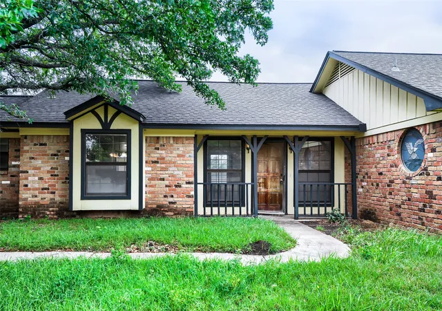 Homes for sale in Red Oak, TX | 8251 Slippery Creek Ct, Red Oak, TX 75154 | MLS# 21161131