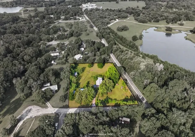 Photo 2 of Manufactured home for sale at 700 Kim Ct, Cleburne, TX 76031 | MLS# 21260846 | Listing updated on 2026-07-21