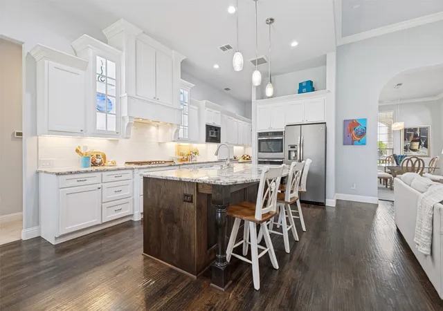 Photo 2 of Sale Pending at 506 Life Spring Dr, Rockwall, TX 75087 | MLS# 21259818 | Listing updated on 2026-08-25