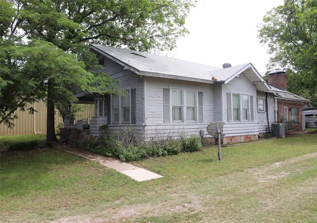 Homes for sale in Gorman, TX | 210 E Roberts St, Gorman, TX 76454 | MLS# 21260071