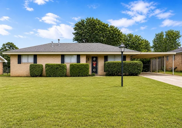 Photo 1 of Single family home for sale at 1507 Hulme St, Bowie, TX 76230 | MLS# 21259235 | Listing updated on 2026-09-23