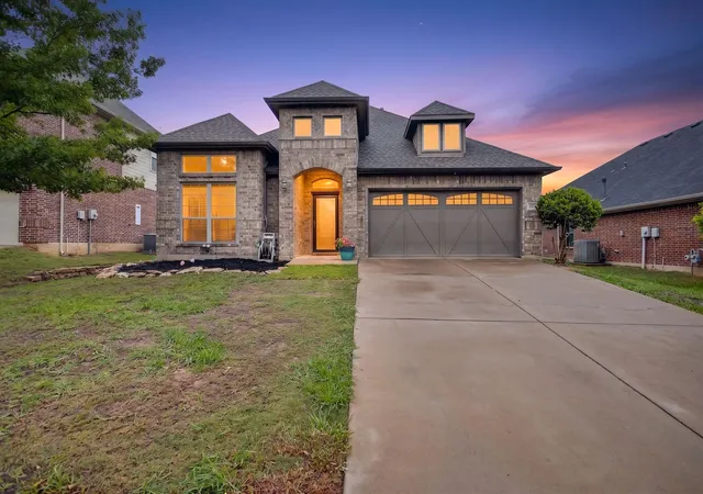 Homes for sale in Burleson, TX | 1227 Belle Meade Wy, Burleson, TX 76028 | MLS# 21259551