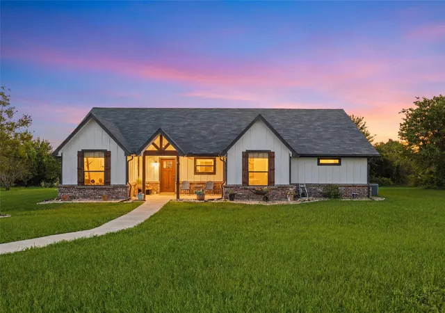 Homes for sale in Rio Vista, TX | 1026 Julia Ct, Rio Vista, TX 76093 | MLS# 21261035