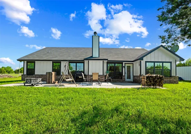Homes for sale in Rio Vista, TX | 1026 Julia Ct, Rio Vista, TX 76093 | MLS# 21261035