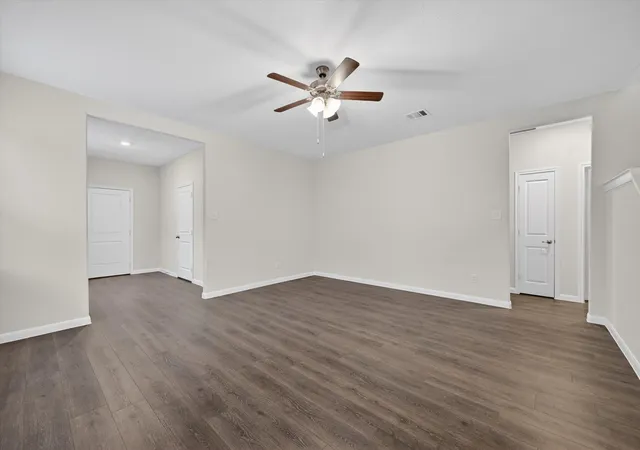 Photo 3 of Single family home for sale at 3955 Oak Creek Cir, Denison, TX 75020 | MLS# 21259148 | Listing updated on 2026-08-03