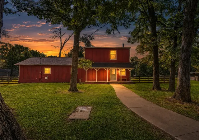 Photo 1 of Single family home for sale at 1605 Frann Dr, Kaufman, TX 75142 | MLS# 21261080 | Listing updated on 2026-10-06