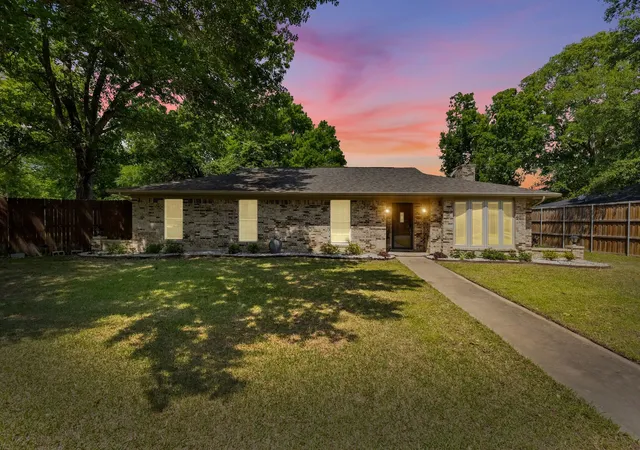 Photo 2 of Sale Pending at 3026 Arapaho Rd, Commerce, TX 75428 | MLS# 21260409 | Listing updated on 2026-07-17